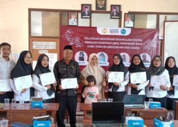 Pelatihan Mendesain Bahan Ajar Digital Berbasis Kearifan Lokal Karawang bagi Guru-guru Sekolah Dasar