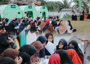 "Pelatihan Kesiapsiagaan Bencana Sesar Sumedang: IDA Camp #4 Tingkatkan Ketangguhan Santri Pondok Pesantren Al Hikamussalafiyah"