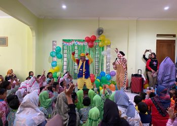 Generasi Muda Berkilau: Nuswantara Alpha Inisiasi Simulasi Gempa Bumi Inovatif untuk PAUD di Sumedang