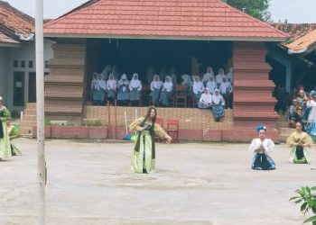 Siswa-Siswi Kelas XII SMAN I Batujaya Ikuti Ujian Praktek PJOK